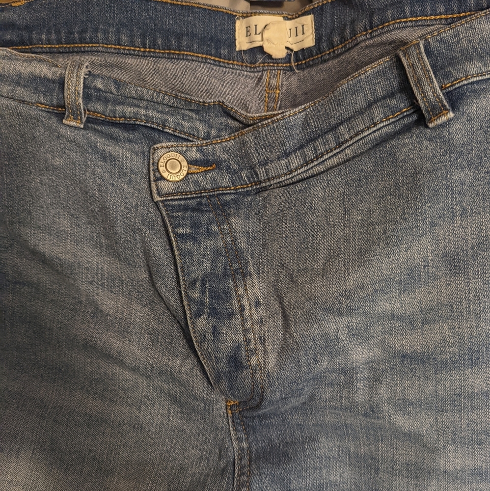Jeans - Picture 4 of 4